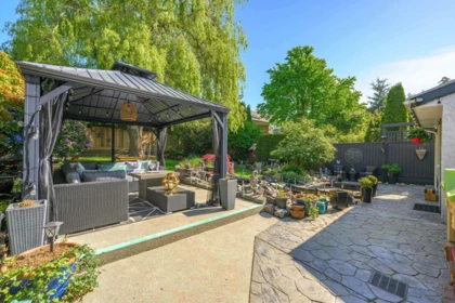 Swimming Pool Photo of 15627 Buena Vista Avenue, White Rock, BC