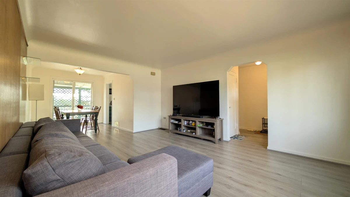 Living Room Photo of 454 Wilson Street, New Westminster, BC