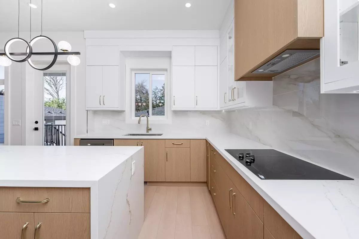 Dining Area Photo of 2 14259 Park Drive, Surrey, BC