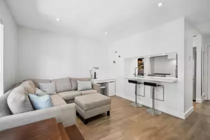 Kitchen Photo of 302 555 W 14th Avenue, Vancouver, BC