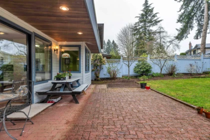 Kitchen Photo of 10672 Glenwood Drive, Surrey, BC