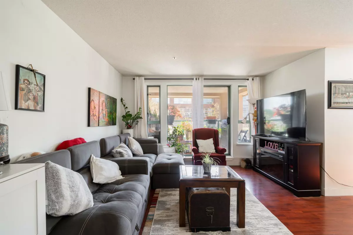 Family Room Photo of 207 223 Mountain Highway, North Vancouver, BC