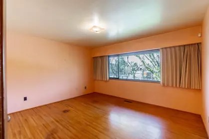 Laundry Room Photo of 5240 East Boulevard, Vancouver, BC