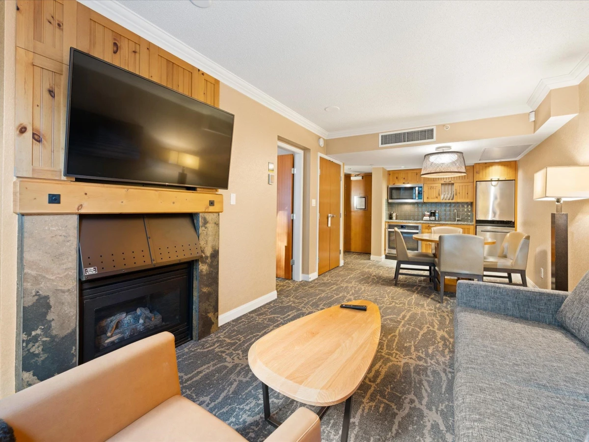 Dining Area Photo of 972 4090 Whistler Way, Whistler, BC