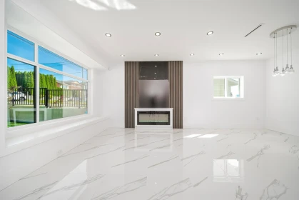 Entry Foyer Photo of 8012 11th Avenue, Burnaby, BC