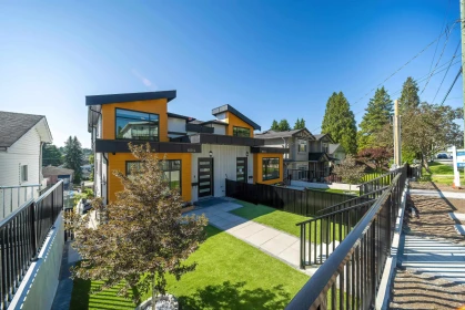 8012 11th Avenue, Burnaby, BC, Burnaby — Half Duplex for sale