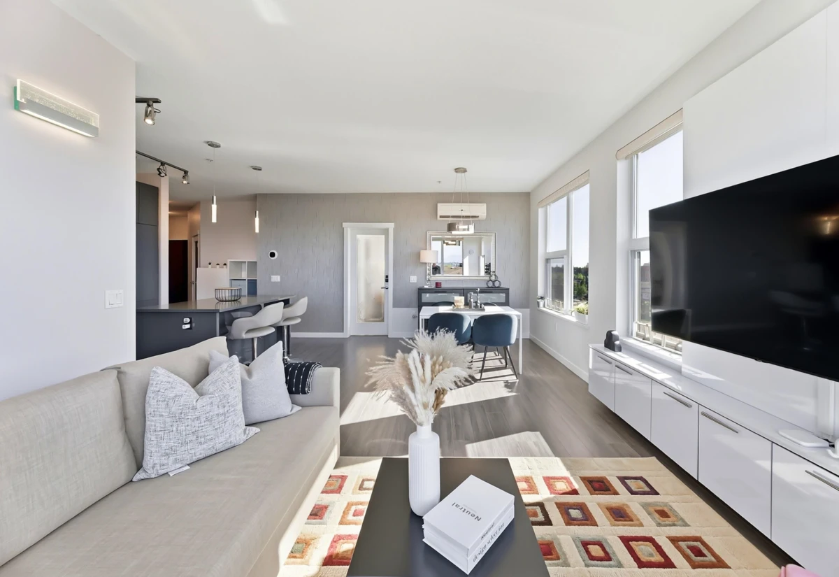 Living Room Photo of 506 9366 Tomicki Avenue, Richmond, BC