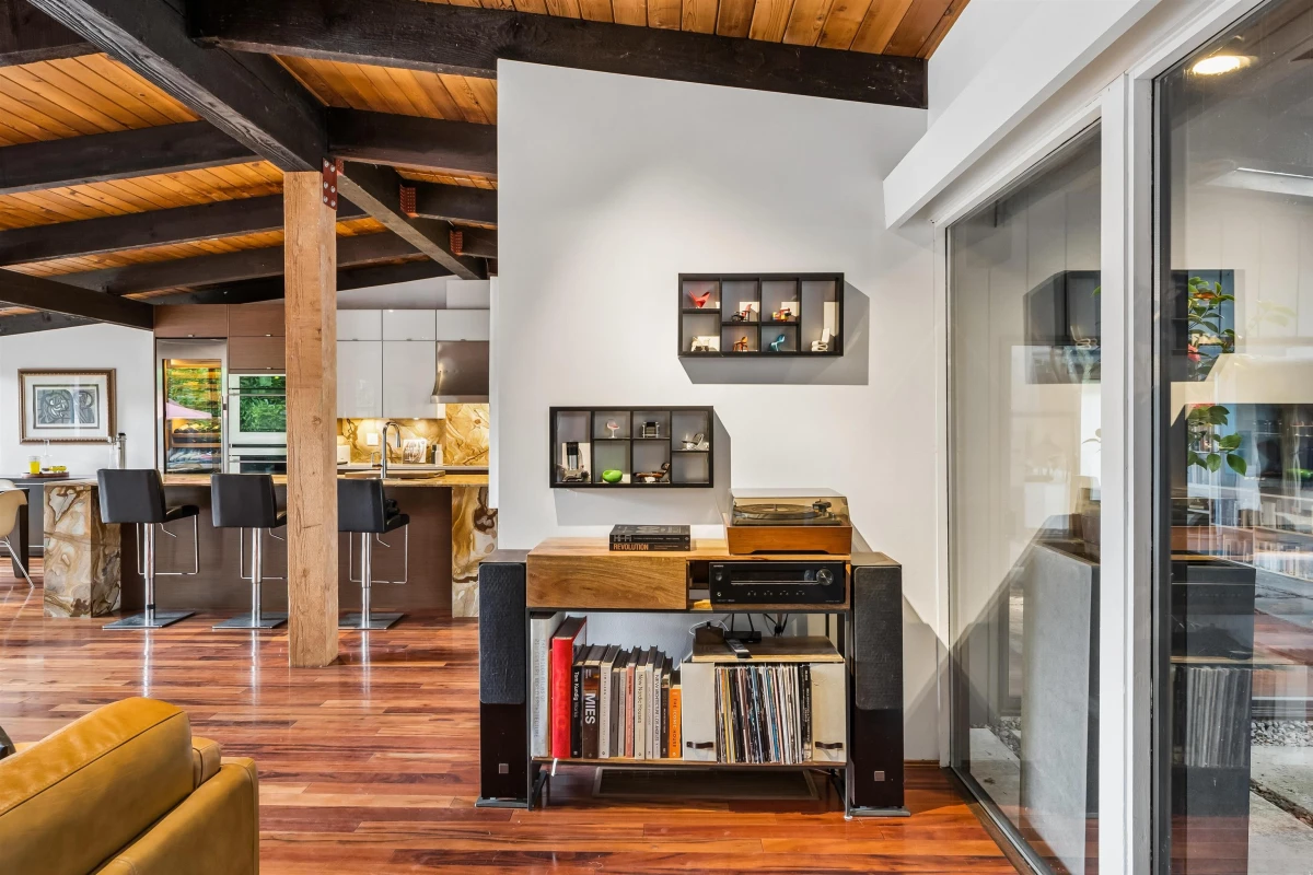 Kitchen Photo of 808 Seymour Boulevard, North Vancouver, BC