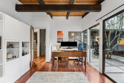 Entry Foyer Photo of 808 Seymour Boulevard, North Vancouver, BC
