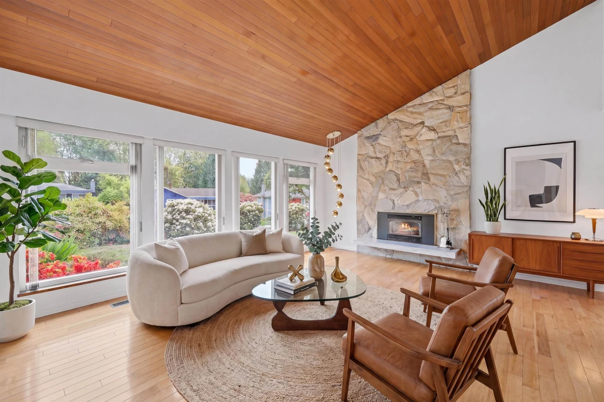 Dining Area Photo of 7605 Lawrence Drive, Burnaby, BC