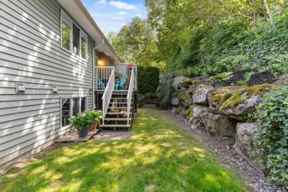 Backyard Photo of 105 46360 Valleyview Road, Chilliwack, BC