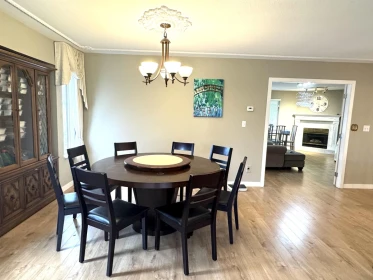 Breakfast Nook Photo of 16328 96 Avenue, Surrey, BC