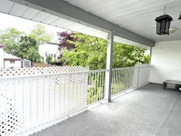 Front Yard Photo of 16328 96 Avenue, Surrey, BC