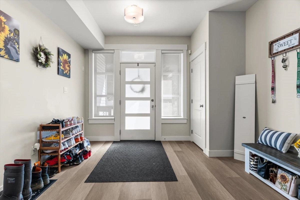 Family Room Photo of 65511 Skylark Lane, Hope, BC
