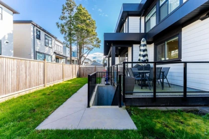 Swimming Pool Photo of 16771 18a Avenue Avenue, Surrey, BC