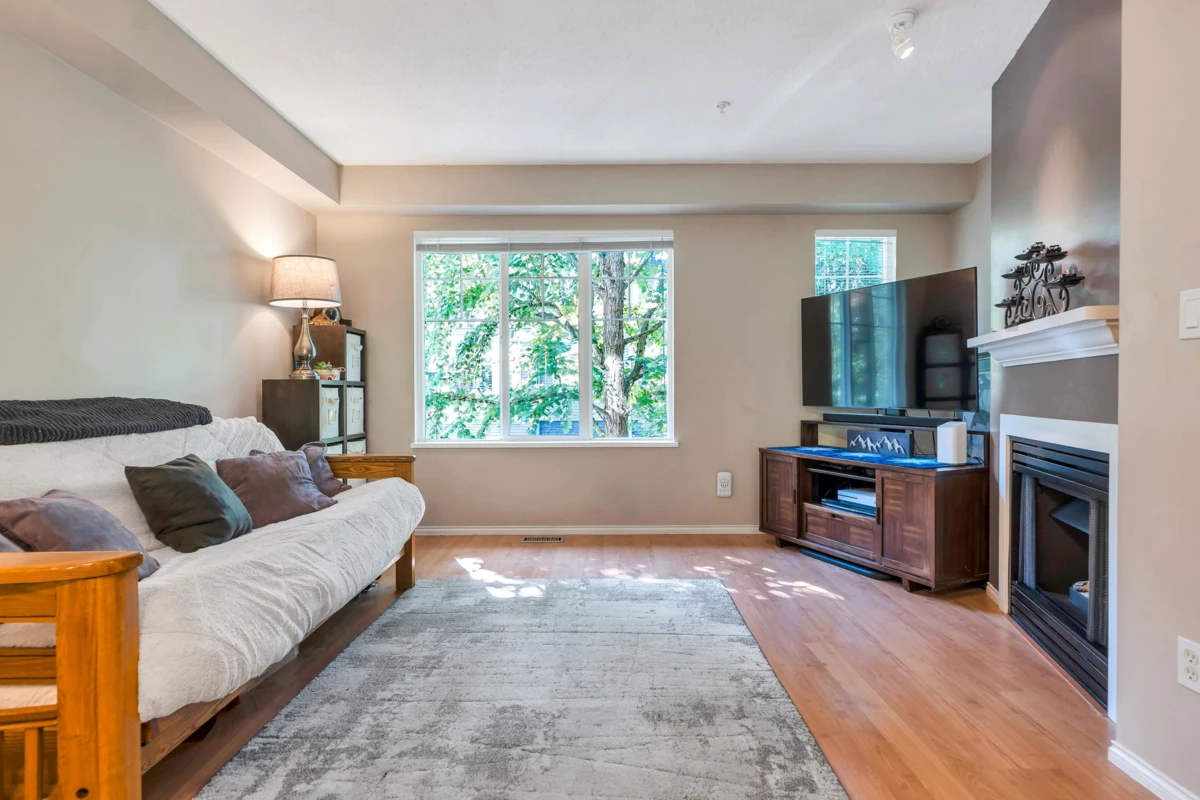 Living Room Photo of 30 20176 68 Avenue, Langley, BC
