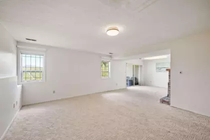 Basement Recreation Room Photo of 2 32925 Maclure Road, Abbotsford, BC
