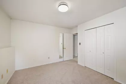 Laundry Room Photo of 2 32925 Maclure Road, Abbotsford, BC