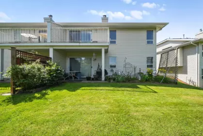 Outdoor Patio Photo of 2 32925 Maclure Road, Abbotsford, BC