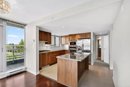 Kitchen Photo of 606 9373 Hemlock Drive, Richmond, BC