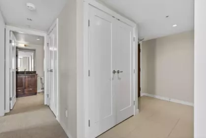 Mudroom Photo of 606 9373 Hemlock Drive, Richmond, BC