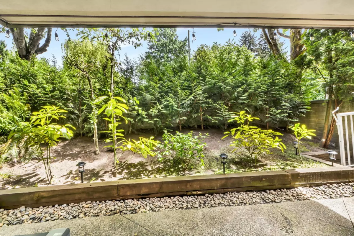 Living Room Photo of 19 9977 138 Street, Surrey, BC