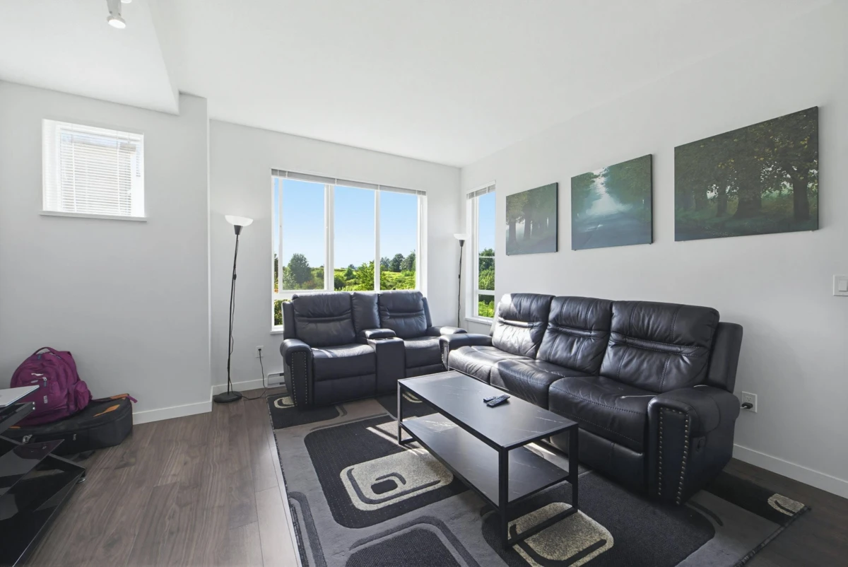 Living Room Photo of 83 30930 Westridge Place, Abbotsford, BC