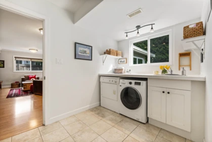 Laundry Room Photo of 4970 Dogwood Lane, Delta, BC