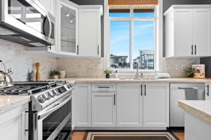 Kitchen Photo of 608 20290 86 Avenue, Langley, BC
