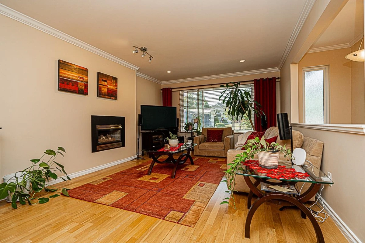 Dining Area Photo of 3949 Gilpin Street, Burnaby, BC