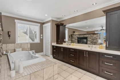 Entry Foyer Photo of 3 1355 Depot Road, Squamish, BC