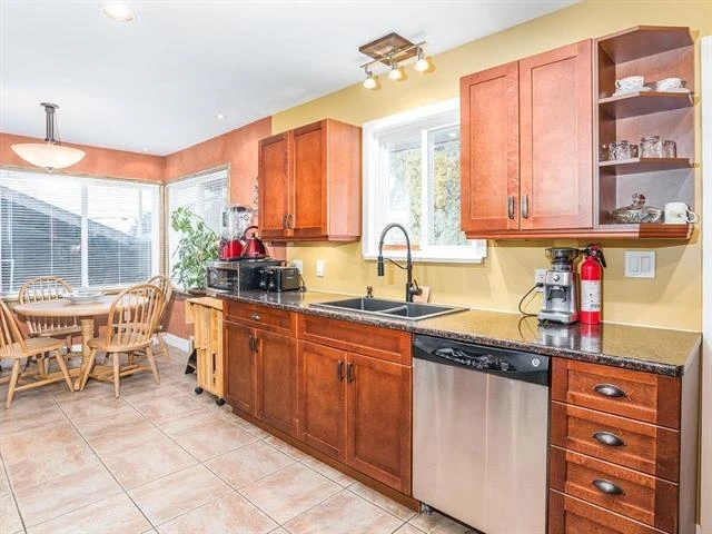 Living Room Photo of 11719 75a Avenue, Delta, BC