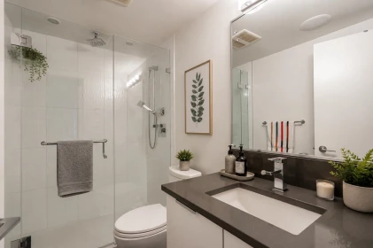 Primary Bathroom Photo of 2304 13303 Central Avenue, Surrey, BC