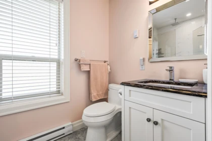 Laundry Room Photo of 2482 Sunnyside View, Abbotsford, BC