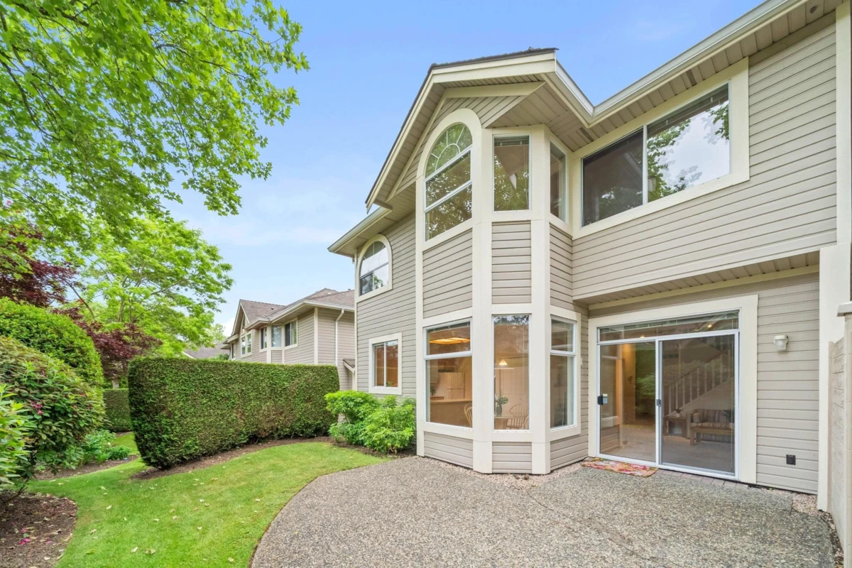 Living Room Photo of 6356 121 Street, Surrey, BC