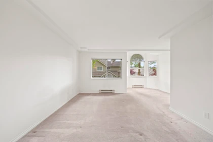 Entry Foyer Photo of 6356 121 Street, Surrey, BC