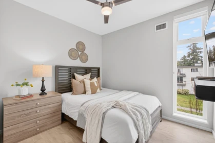Bedroom 4 Photo of 215 6283 Kingsway Avenue, Burnaby, BC