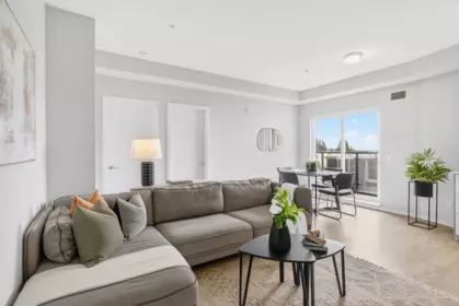 215 6283 Kingsway Avenue, Burnaby, BC, Burnaby — Apartment/Condo for sale