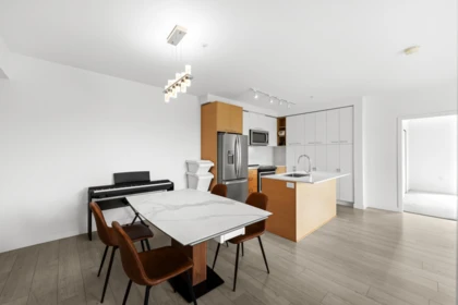 Primary Bathroom Photo of 413 10581 140 Street, Surrey, BC