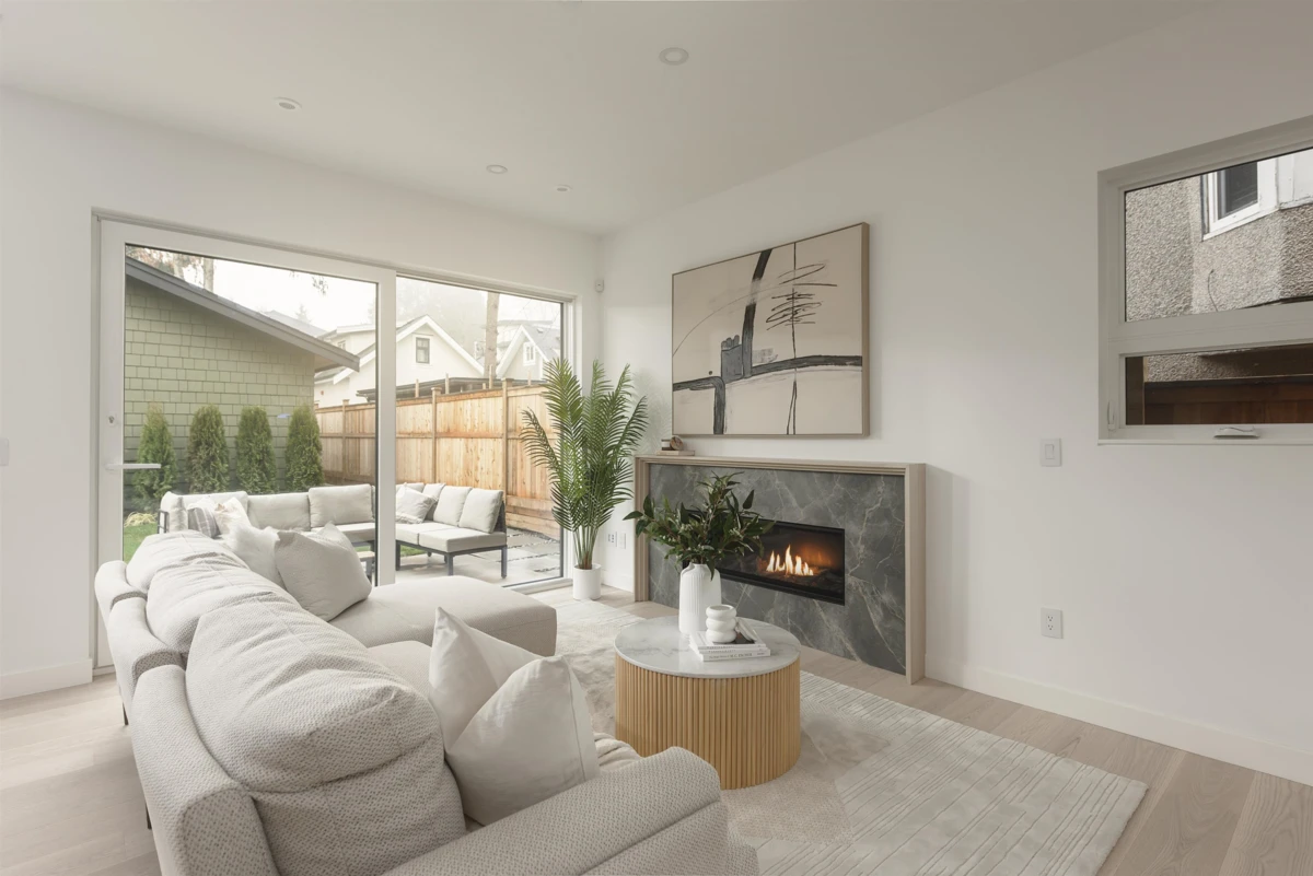 Exterior Rear Photo of 2 2755 W 11th Avenue, Vancouver, BC