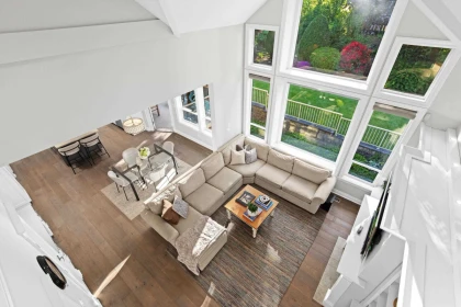 Hallway Photo of 3733 Devonshire Drive, Surrey, BC