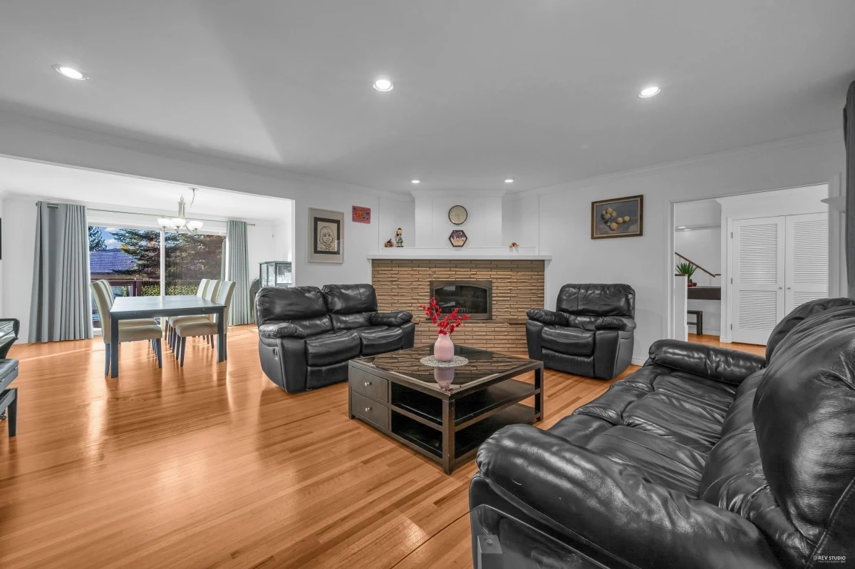 Dining Area Photo of 310 Macbeth Crescent, West Vancouver, BC