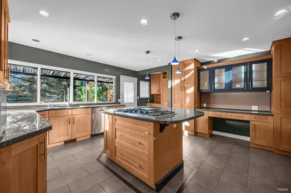 Breakfast Nook Photo of 310 Macbeth Crescent, West Vancouver, BC