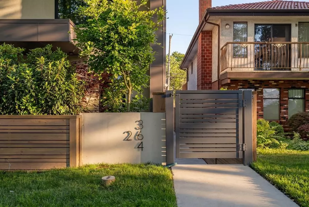 Exterior Rear Photo of 2 364 E 23rd Avenue, Vancouver, BC