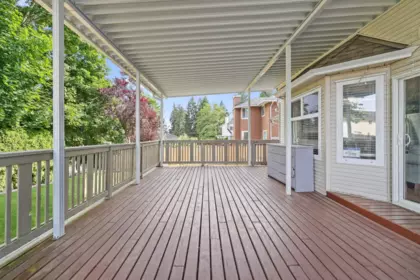 Entry Foyer Photo of 6960 143a Street, Surrey, BC
