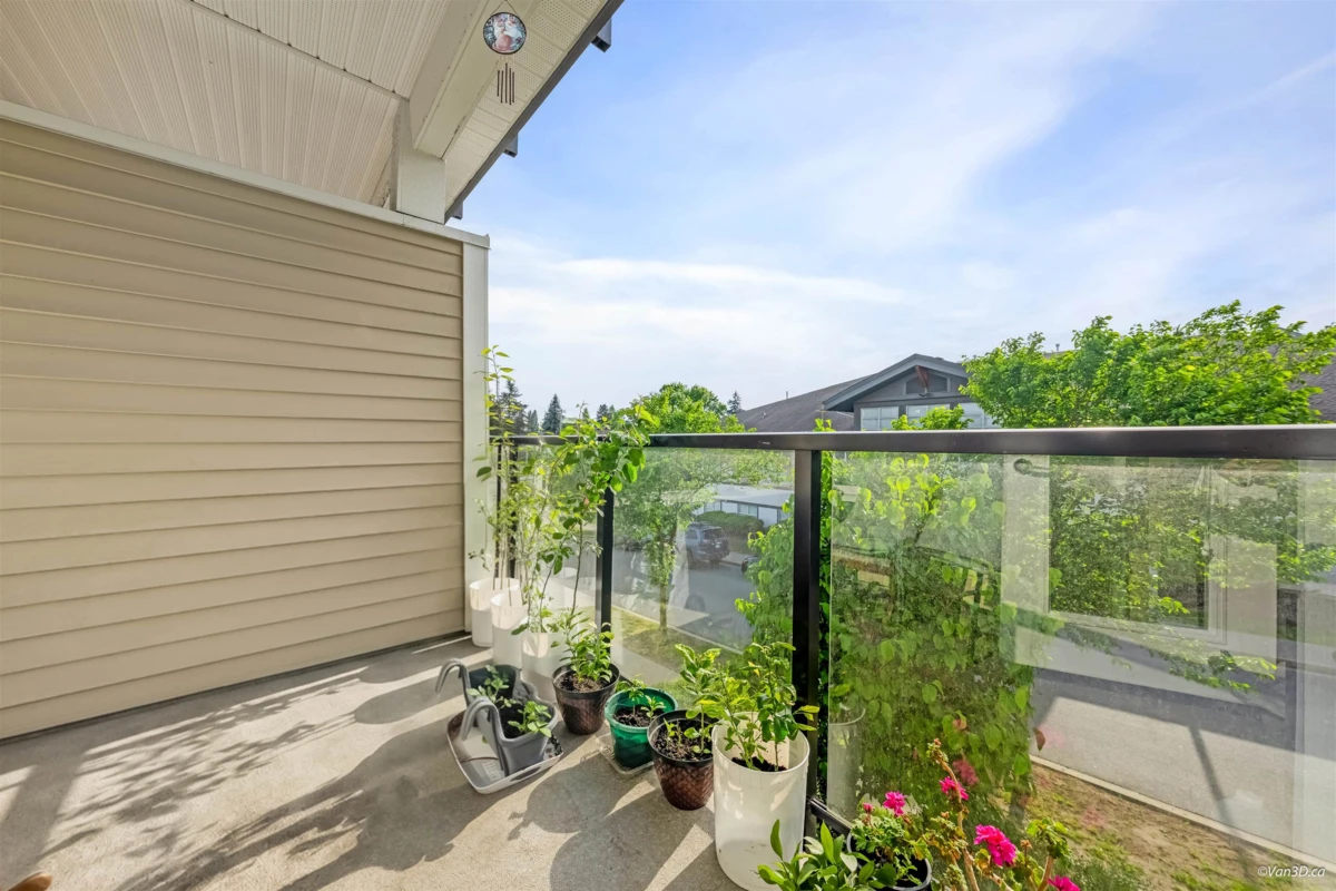 Family Room Photo of 202 6468 195a Street, Surrey, BC