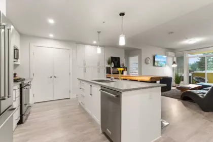 Kitchen Island Photo of 301 2555 Ware Street, Abbotsford, BC