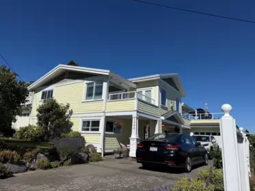 1050 Parker Street, White Rock, BC, White Rock — Single Family Residence for sale