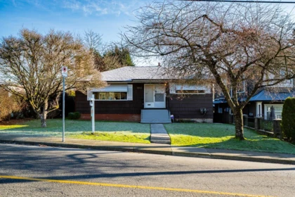 1910 Holdom Avenue, Burnaby, BC, Burnaby — Single Family Residence for sale