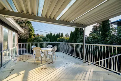 Laundry Room Photo of 1910 HOLDOM AVENUE, Burnaby BC V5B 3W3